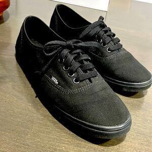 Like New black vans sneakers